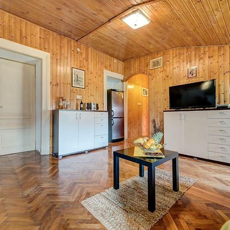 D&L Apartment In Center Pula Luaran gambar