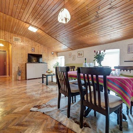 D&L Apartment In Center Pula Luaran gambar