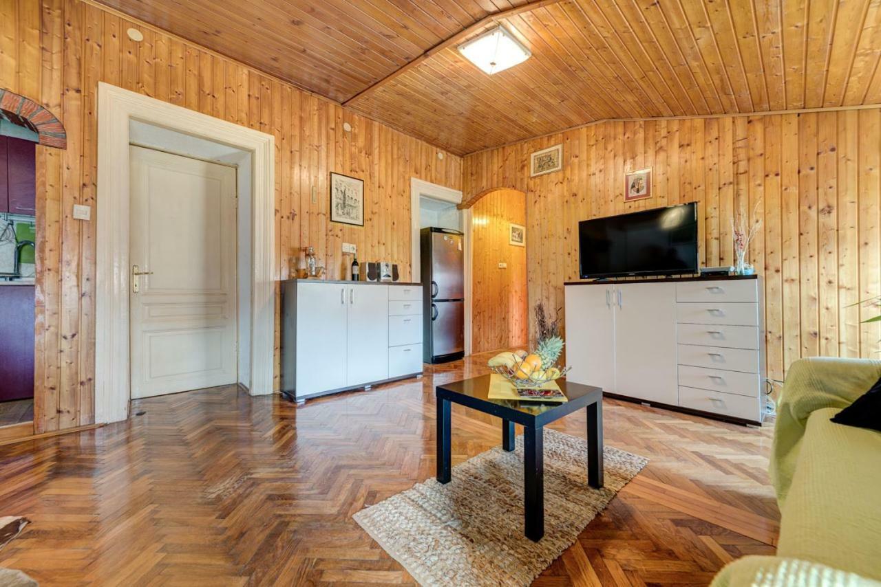 D&L Apartment In Center Pula Luaran gambar