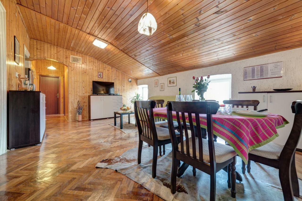 D&L Apartment In Center Pula Luaran gambar