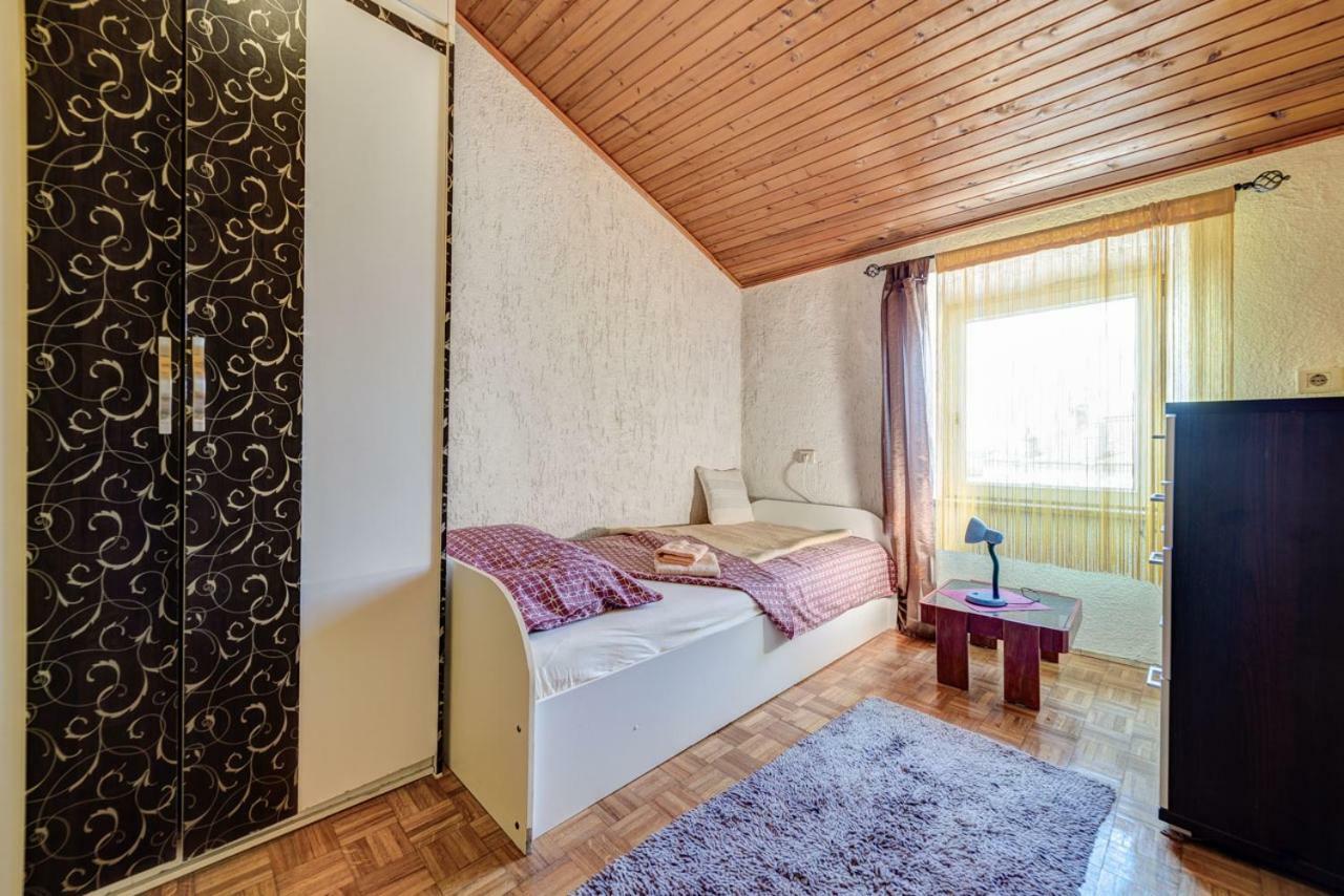 D&L Apartment In Center Pula Luaran gambar